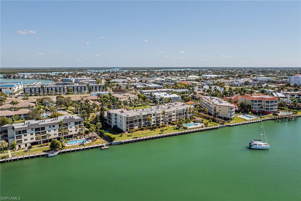 BAYSIDE CLUB - Residential