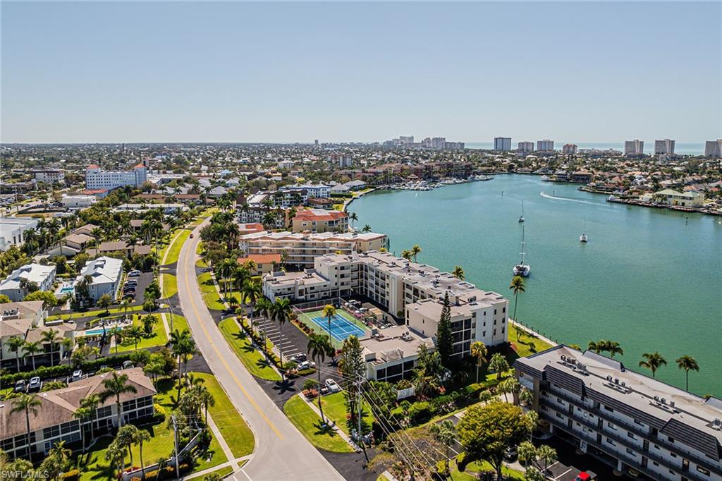 BAYSIDE CLUB - Residential