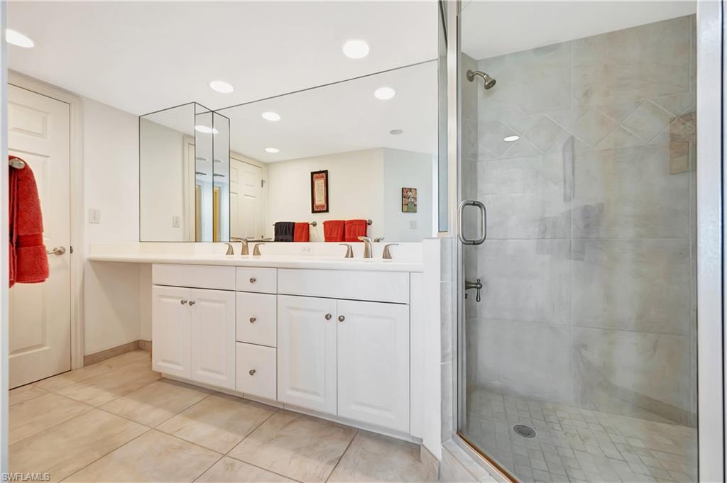 VANDERBILT SURF COLONY - Residential