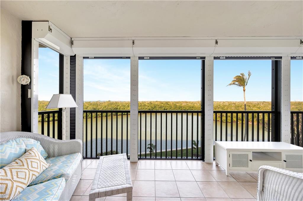 VANDERBILT SURF COLONY - Residential