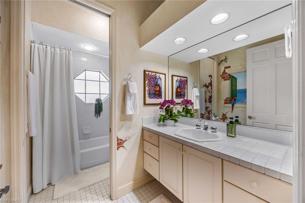 PELICAN LANDING - Residential