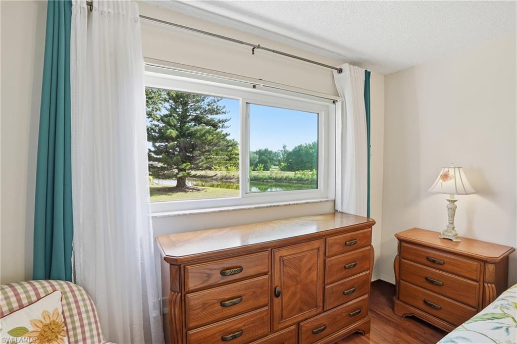 COUNTRY CLUB MANOR - Residential