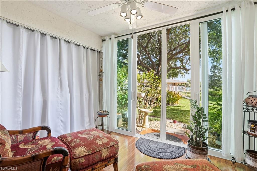 COUNTRY CLUB MANOR - Residential