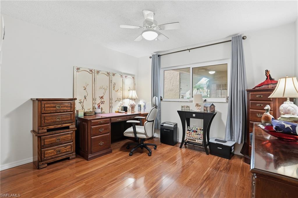 COUNTRY CLUB MANOR - Residential