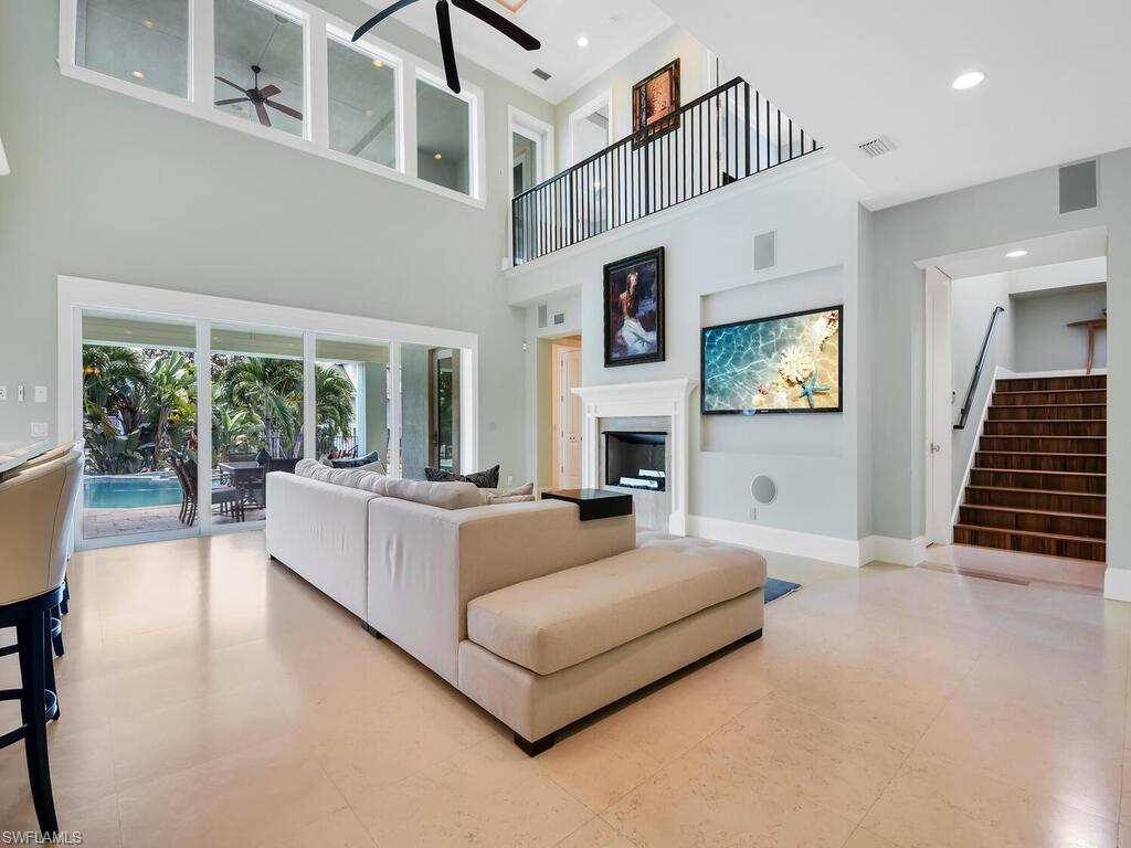 GOLDEN SHORES - Residential