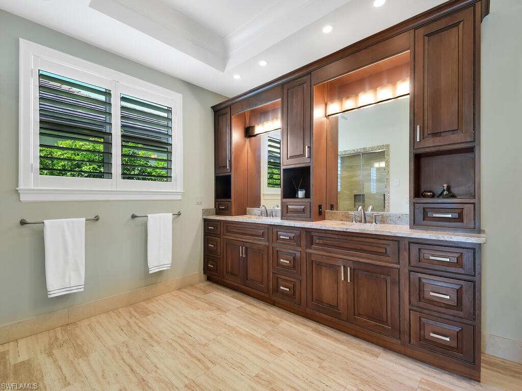 GOLDEN SHORES - Residential