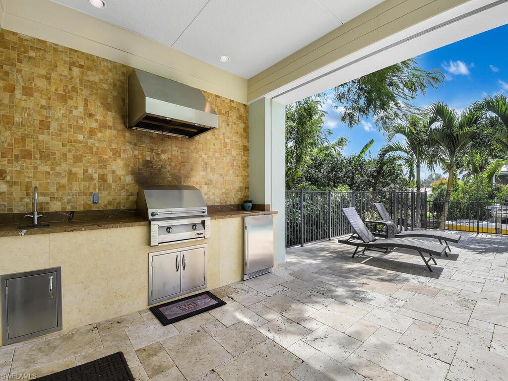 GOLDEN SHORES - Residential