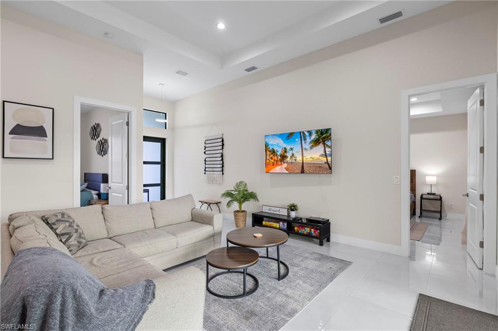 CAPE CORAL - Residential Lease