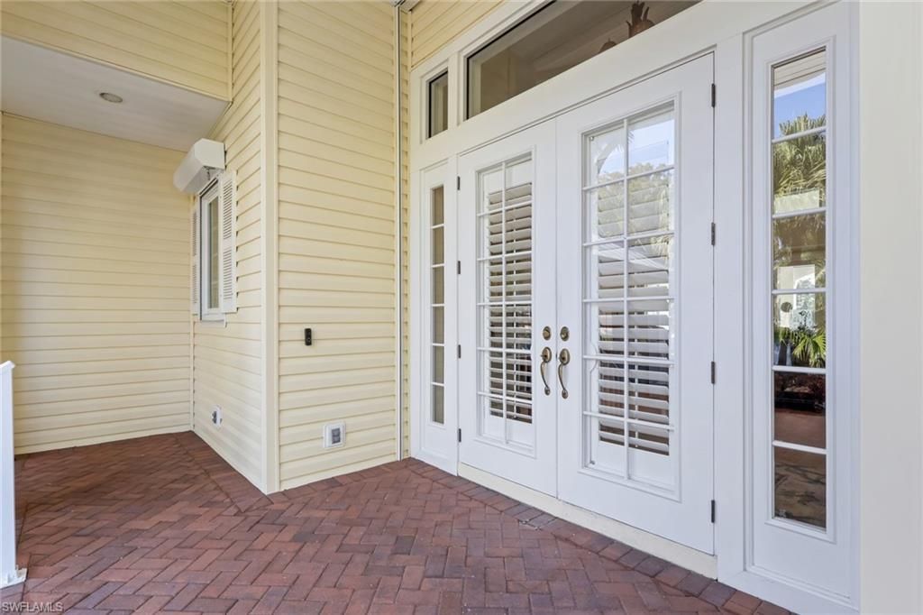 Photo of 1510 Chesapeake AVE, NAPLES, FL 34102 (MLS # 225083775)