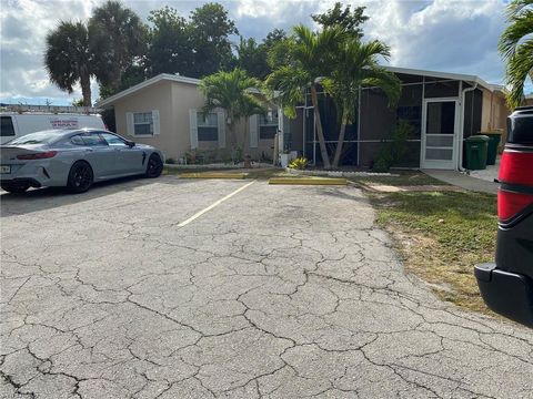 2084 Monroe AVE NAPLES FL 34112