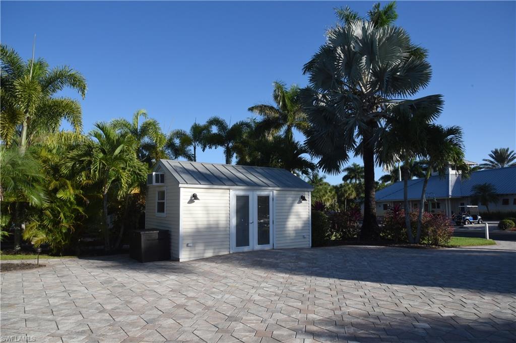 RIVERBEND MOTORCOACH RESORT - Land