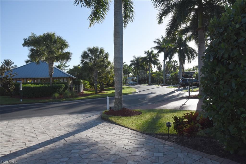 RIVERBEND MOTORCOACH RESORT - Land