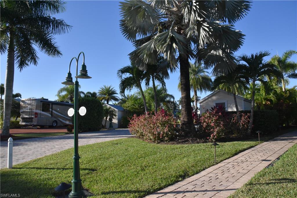 RIVERBEND MOTORCOACH RESORT - Land