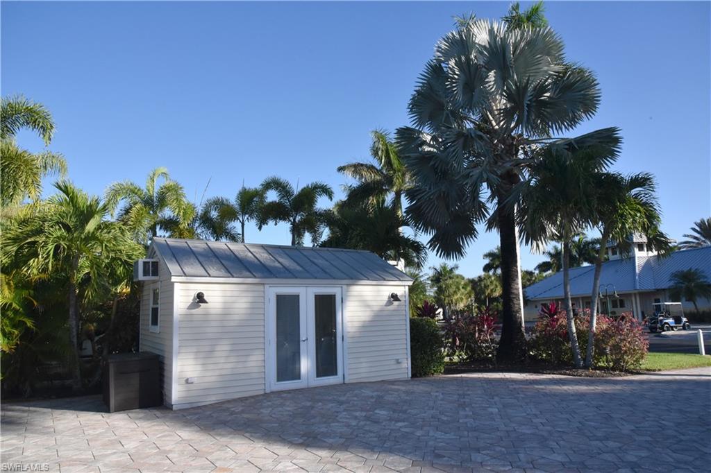 RIVERBEND MOTORCOACH RESORT - Land