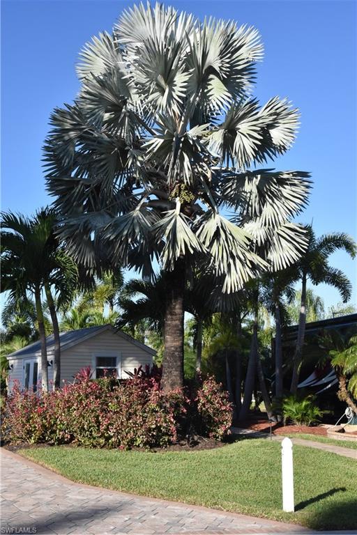 RIVERBEND MOTORCOACH RESORT - Land