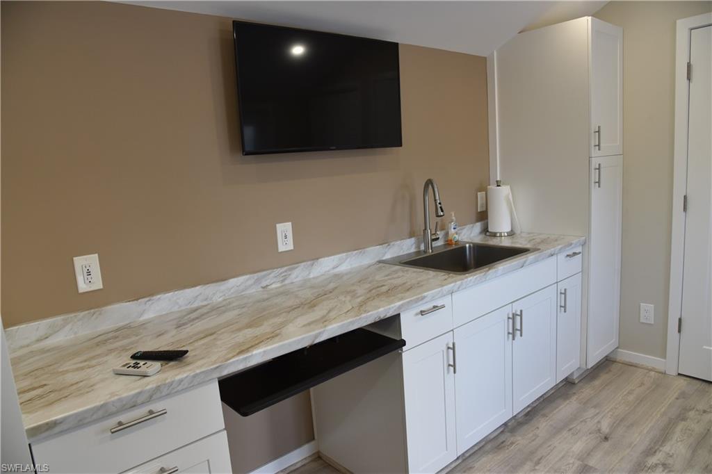 RIVERBEND MOTORCOACH RESORT - Land