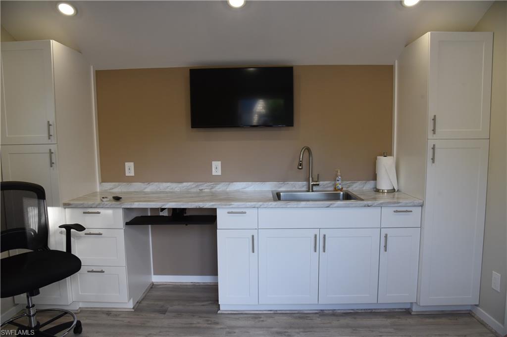 RIVERBEND MOTORCOACH RESORT - Land