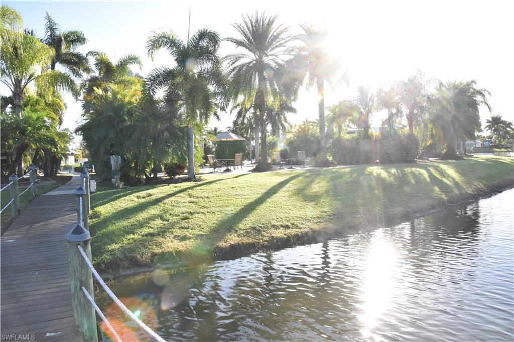 RIVERBEND MOTORCOACH RESORT - Land