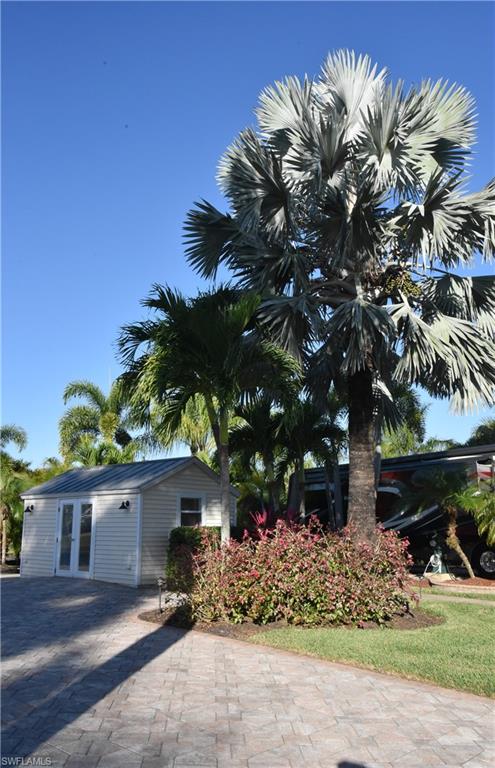 RIVERBEND MOTORCOACH RESORT - Land