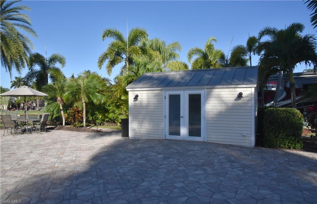 RIVERBEND MOTORCOACH RESORT - Land