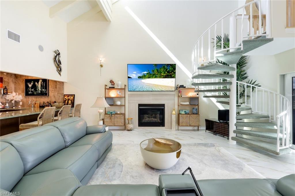 SIESTA ISLES - Residential