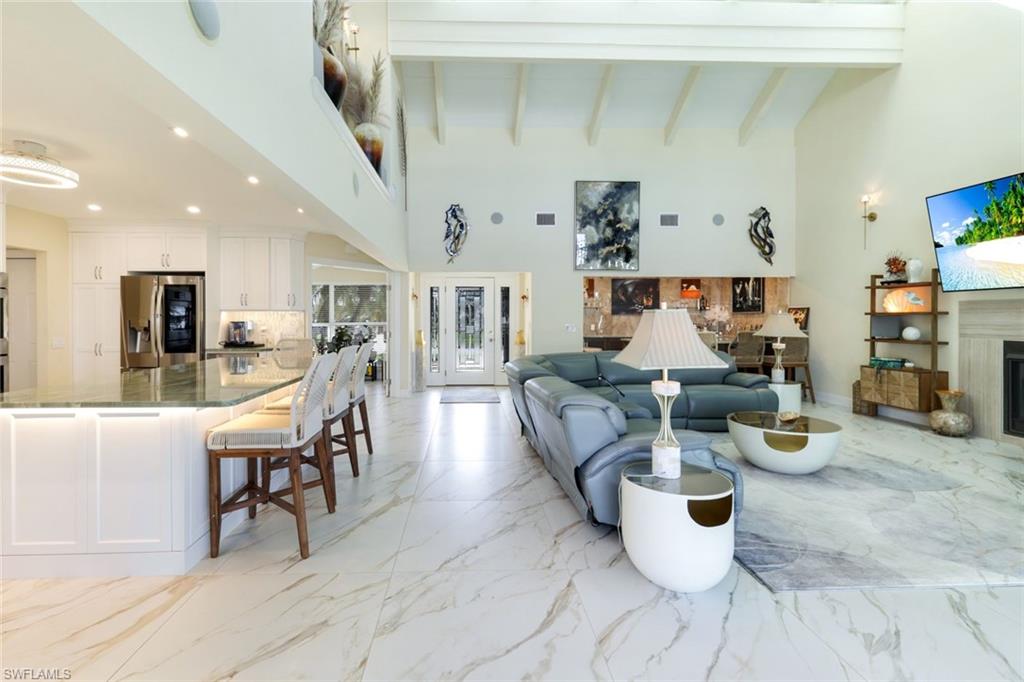 SIESTA ISLES - Residential