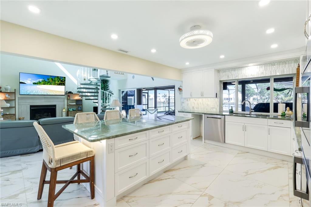 SIESTA ISLES - Residential