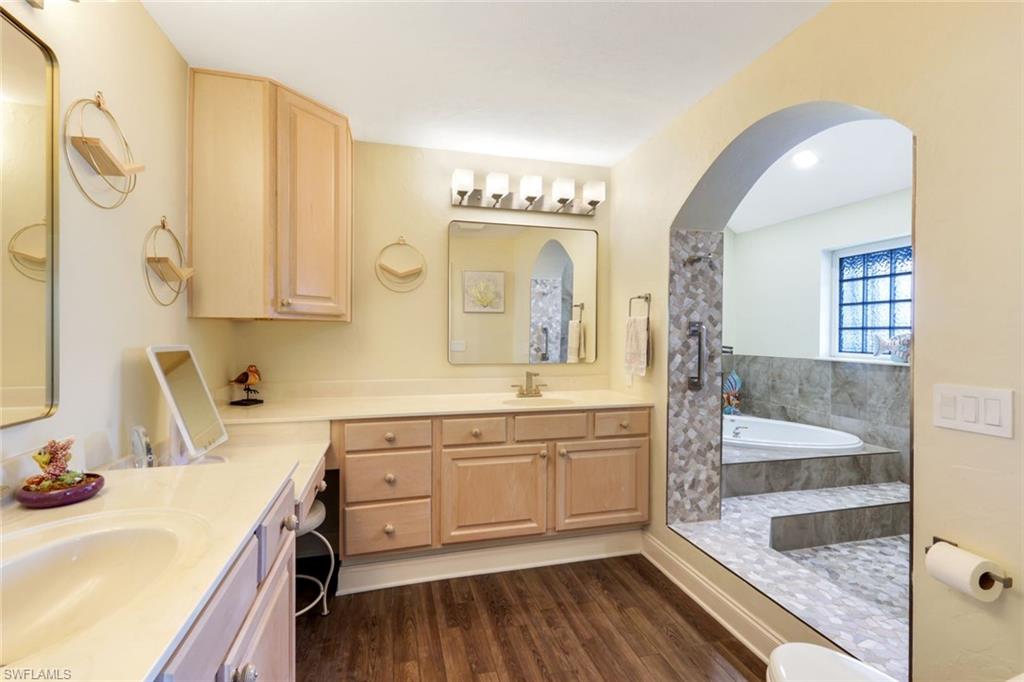 SIESTA ISLES - Residential