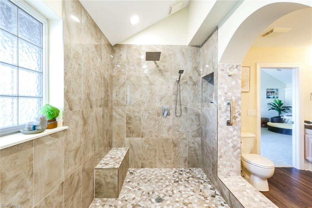 SIESTA ISLES - Residential