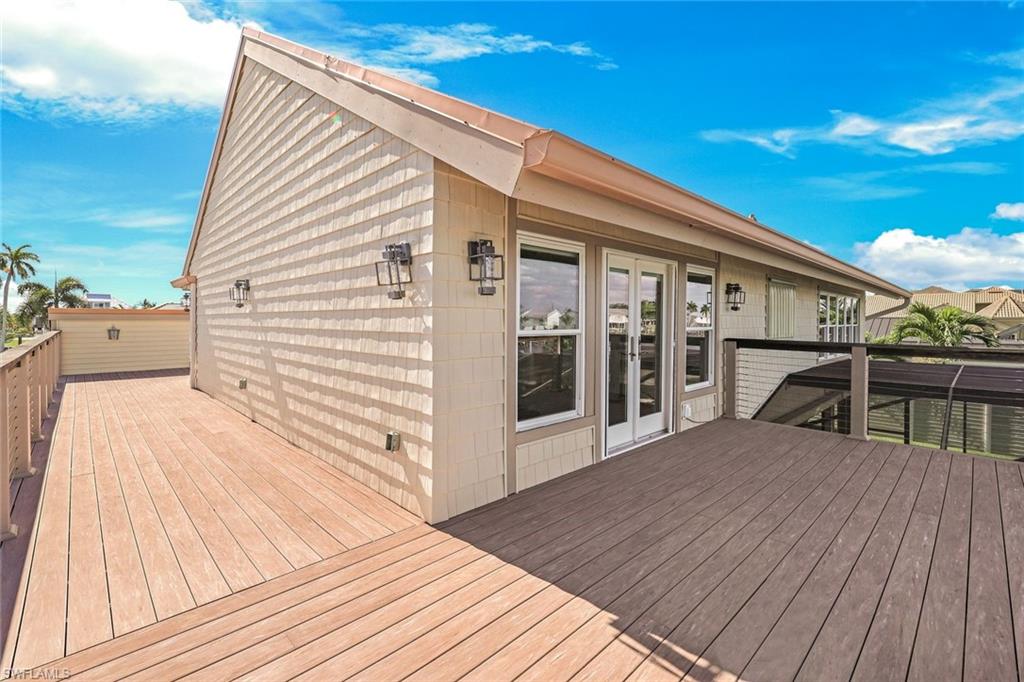 SIESTA ISLES - Residential