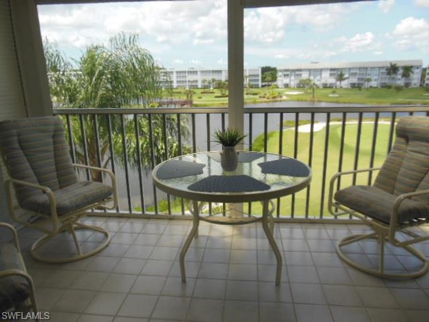 Very rare, top floor, penthouse, end unit condo with cathedral ceilings in Golfview Golf & Racquet Club with 2 bedrooms plus den or third bedroom. This condo offers a fantastic million dollar view over the lakes and golf course. Golfview is located close to the beaches and is convenient to all of the shopping and restaurants. There is only one low condo fee and you can play unlimited golf for no additional fee.