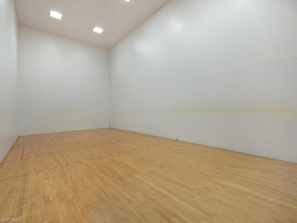 VILLAS FOUR - Residential