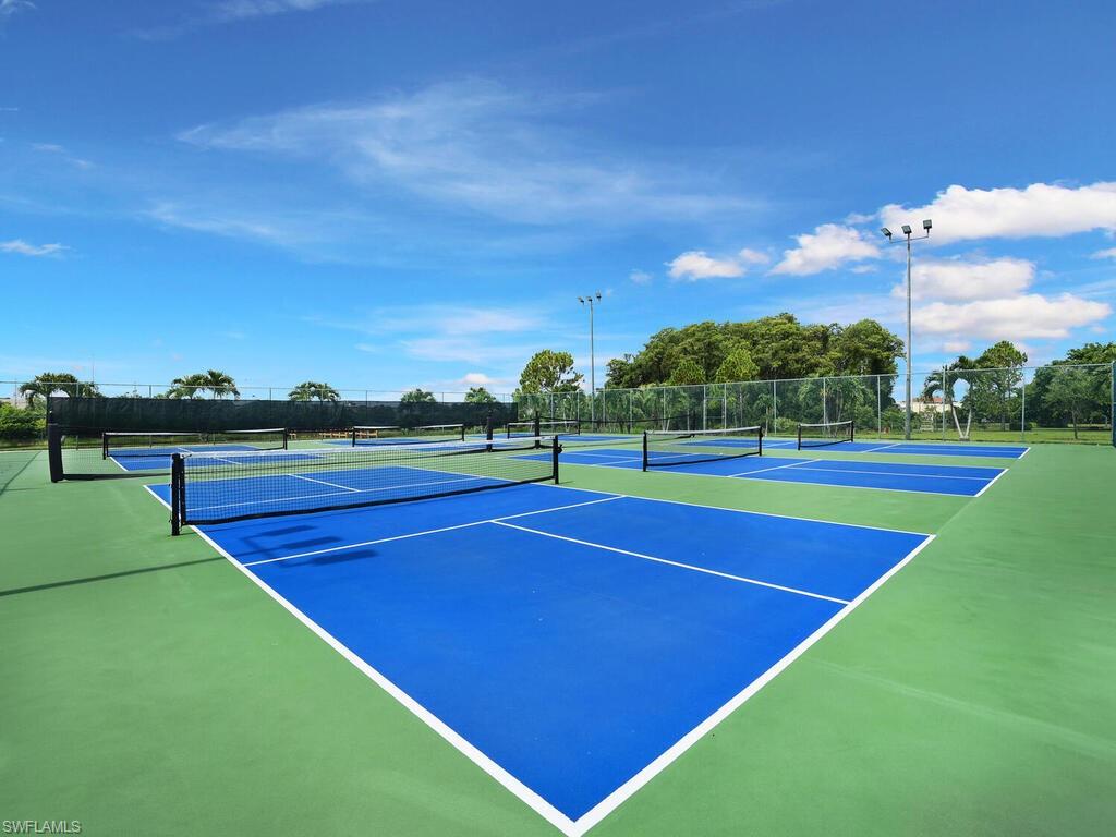 VILLAS FOUR - Residential