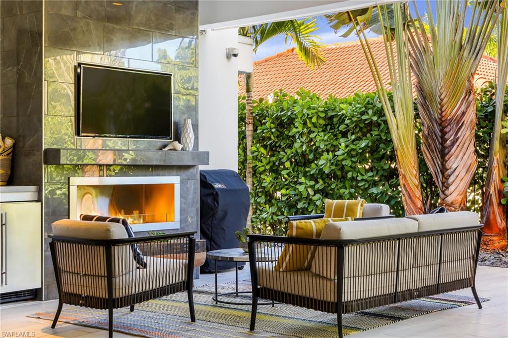 MOORINGS - Residential