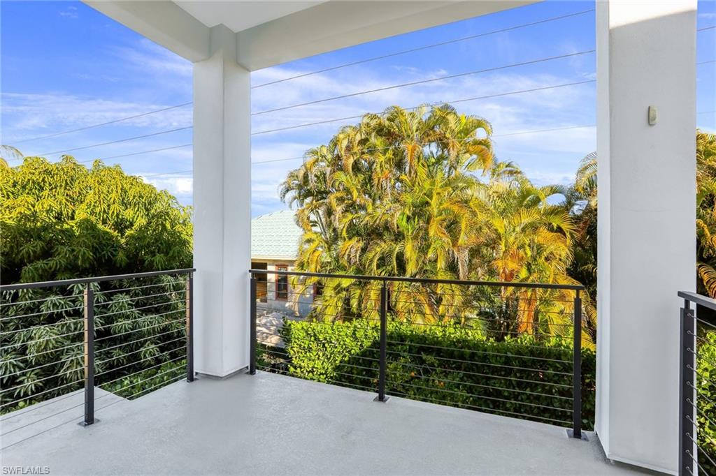 MOORINGS - Residential