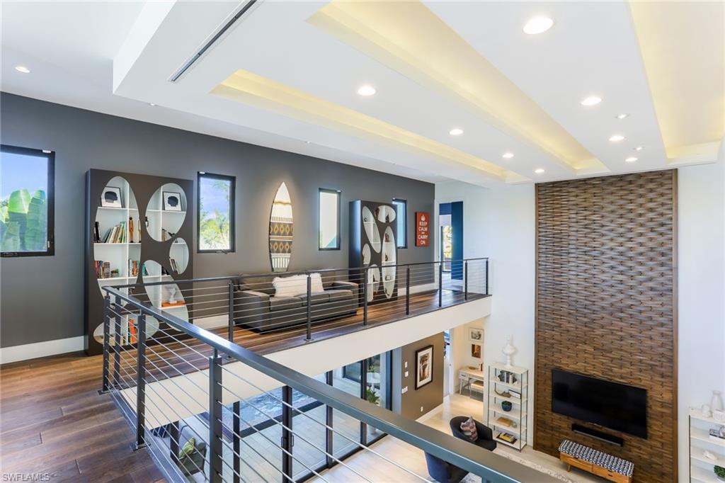 MOORINGS - Residential