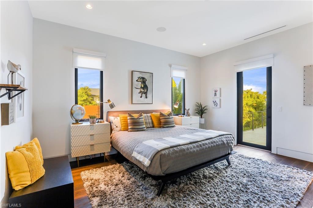 MOORINGS - Residential