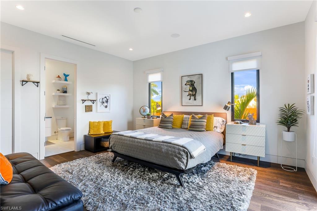 MOORINGS - Residential