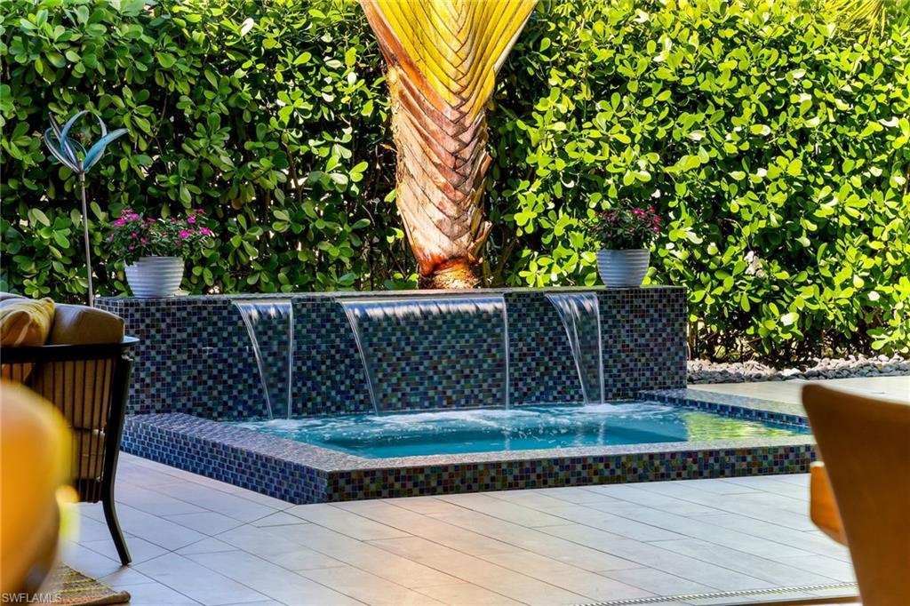 MOORINGS - Residential