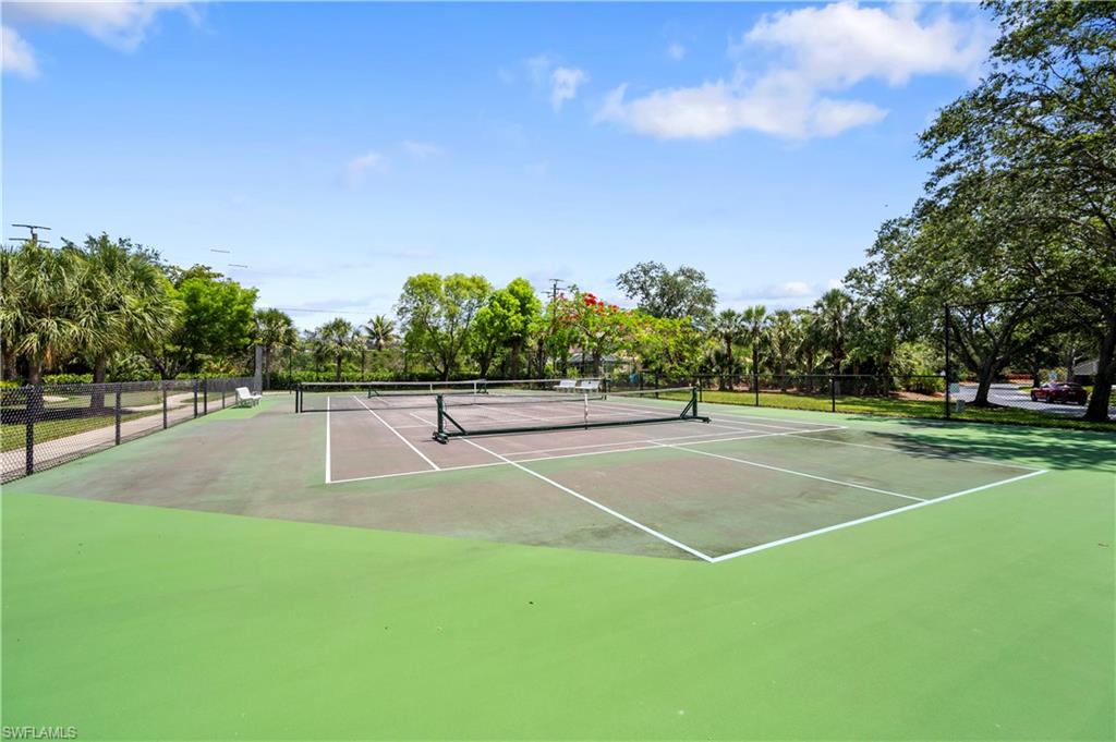 ARBOR TRACE - Residential