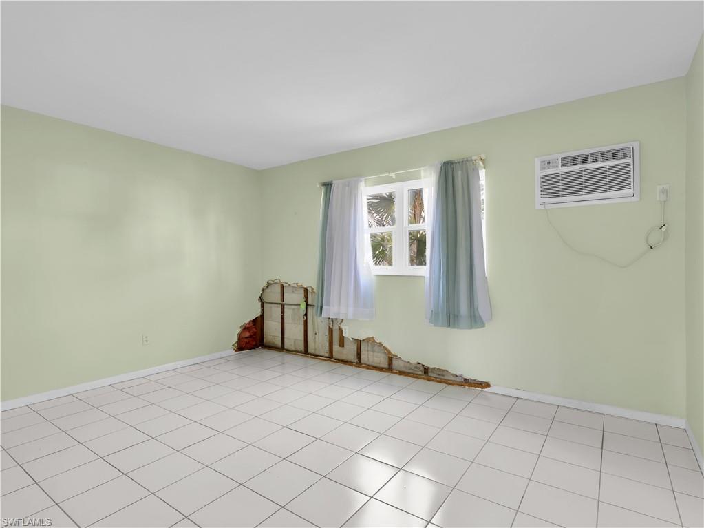 SEABREEZE CONDO - Residential