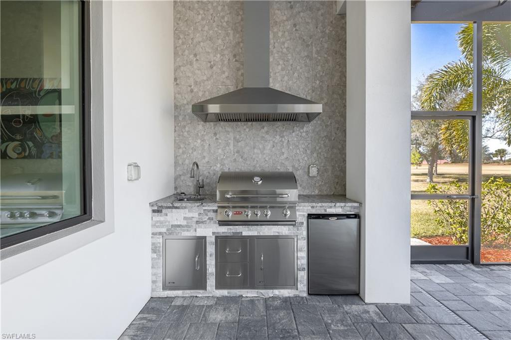 COUNTRY CLUB - Residential