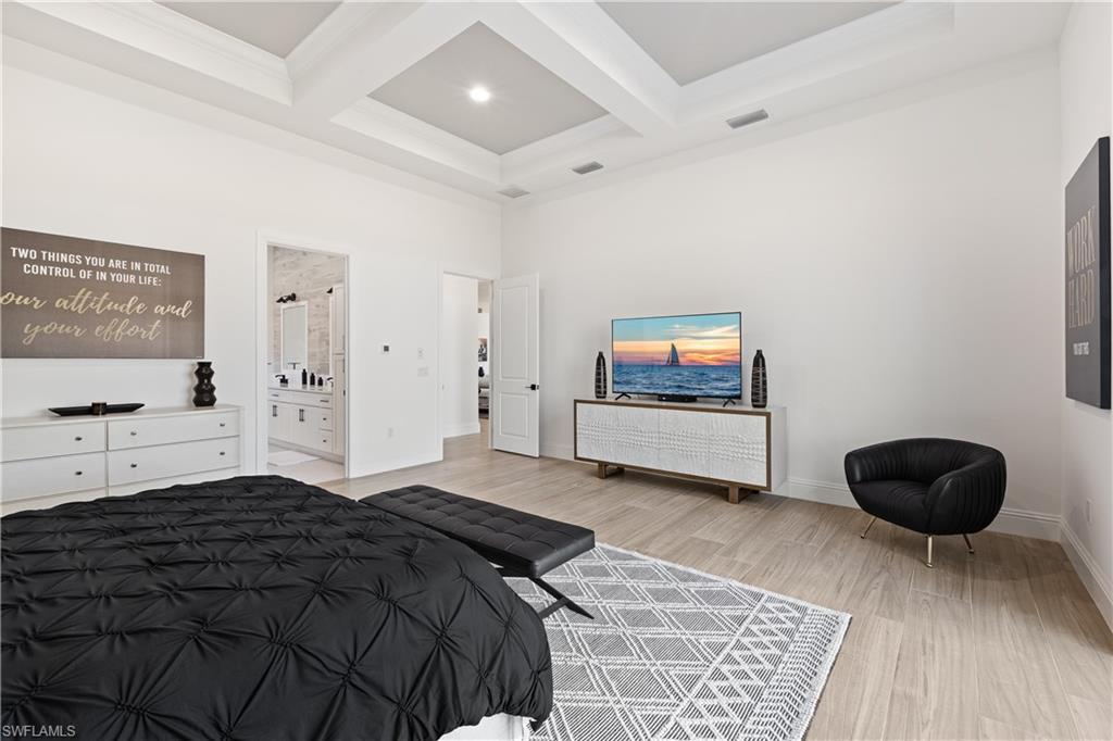 COUNTRY CLUB - Residential