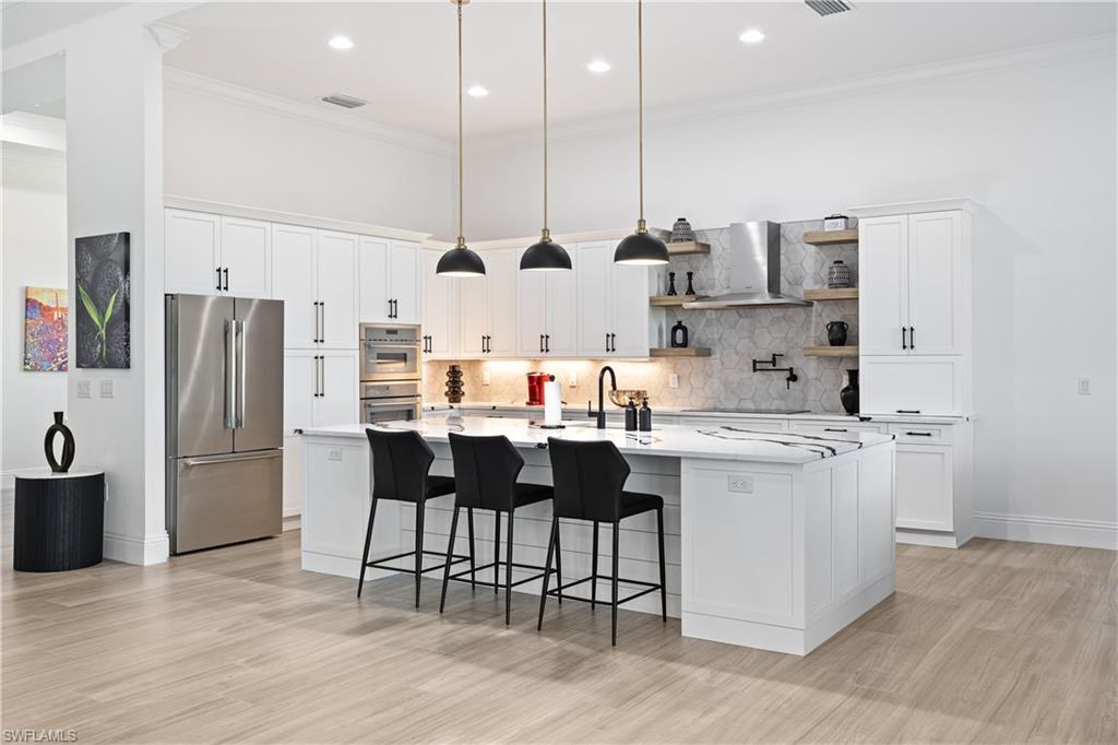 COUNTRY CLUB - Residential