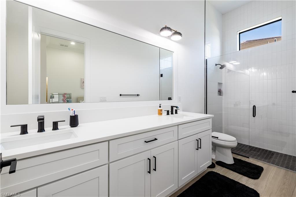 COUNTRY CLUB - Residential