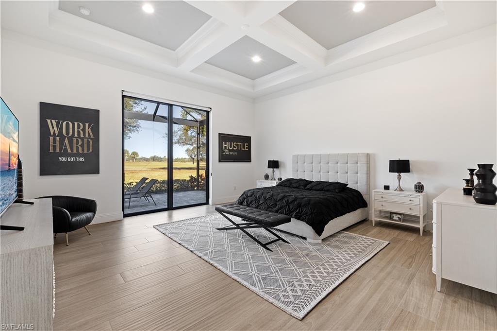 COUNTRY CLUB - Residential