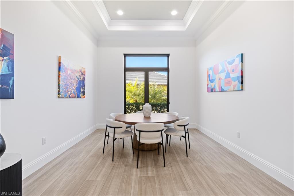 COUNTRY CLUB - Residential