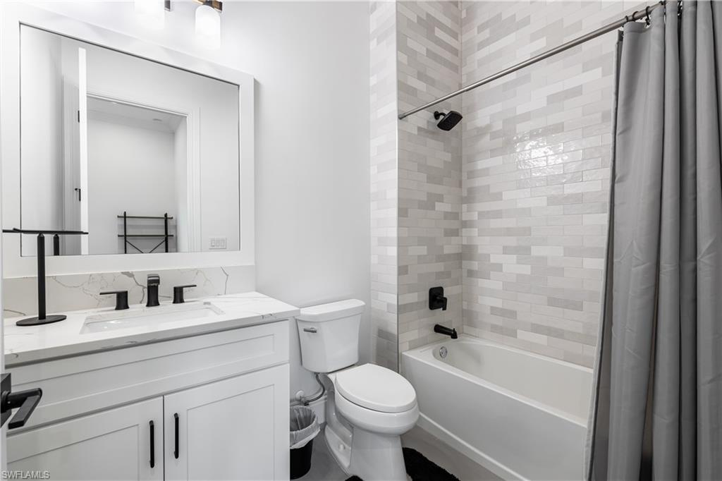 COUNTRY CLUB - Residential