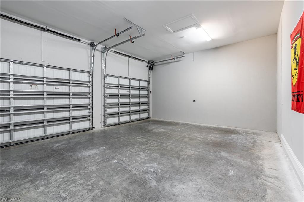 COUNTRY CLUB - Residential