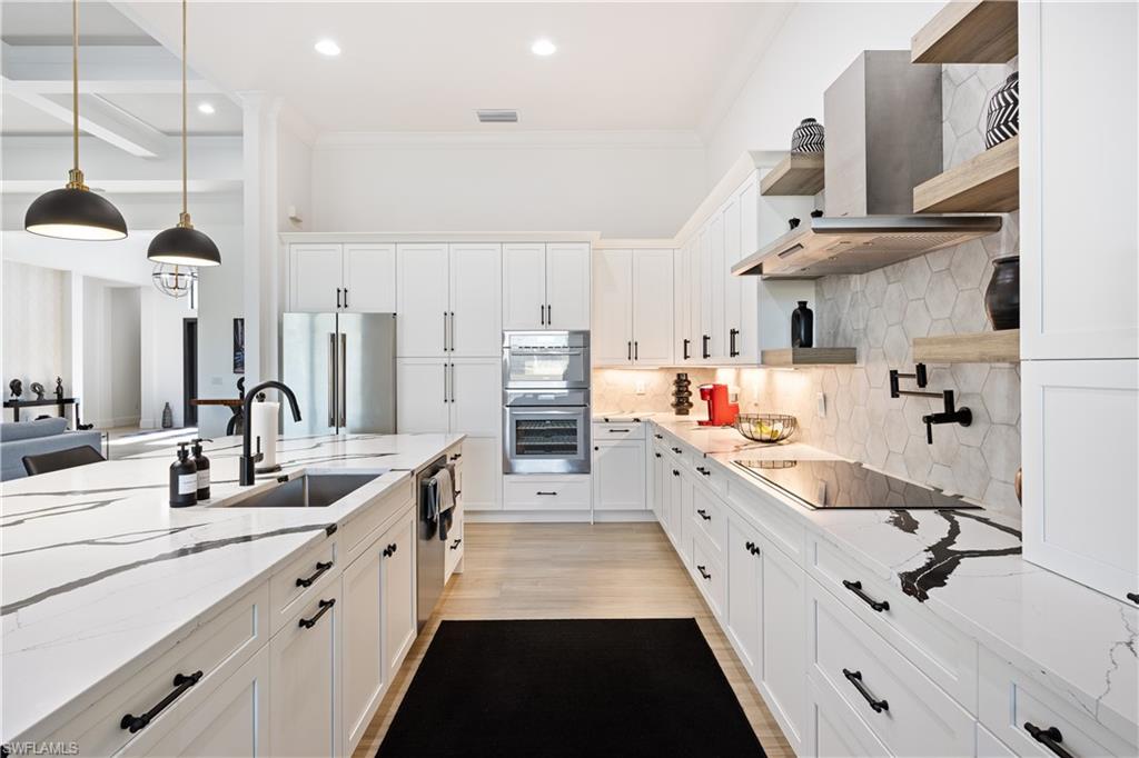 COUNTRY CLUB - Residential